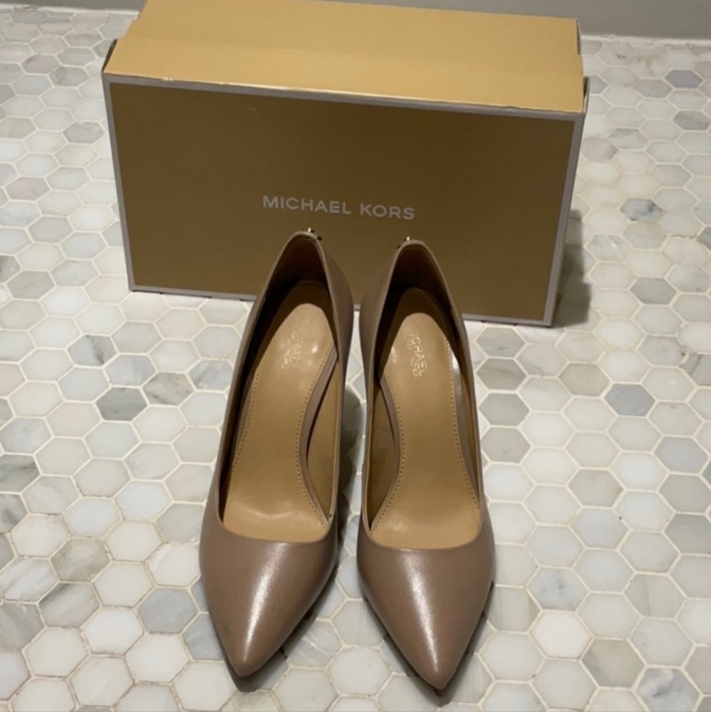 Michael Kors Leather Pumps